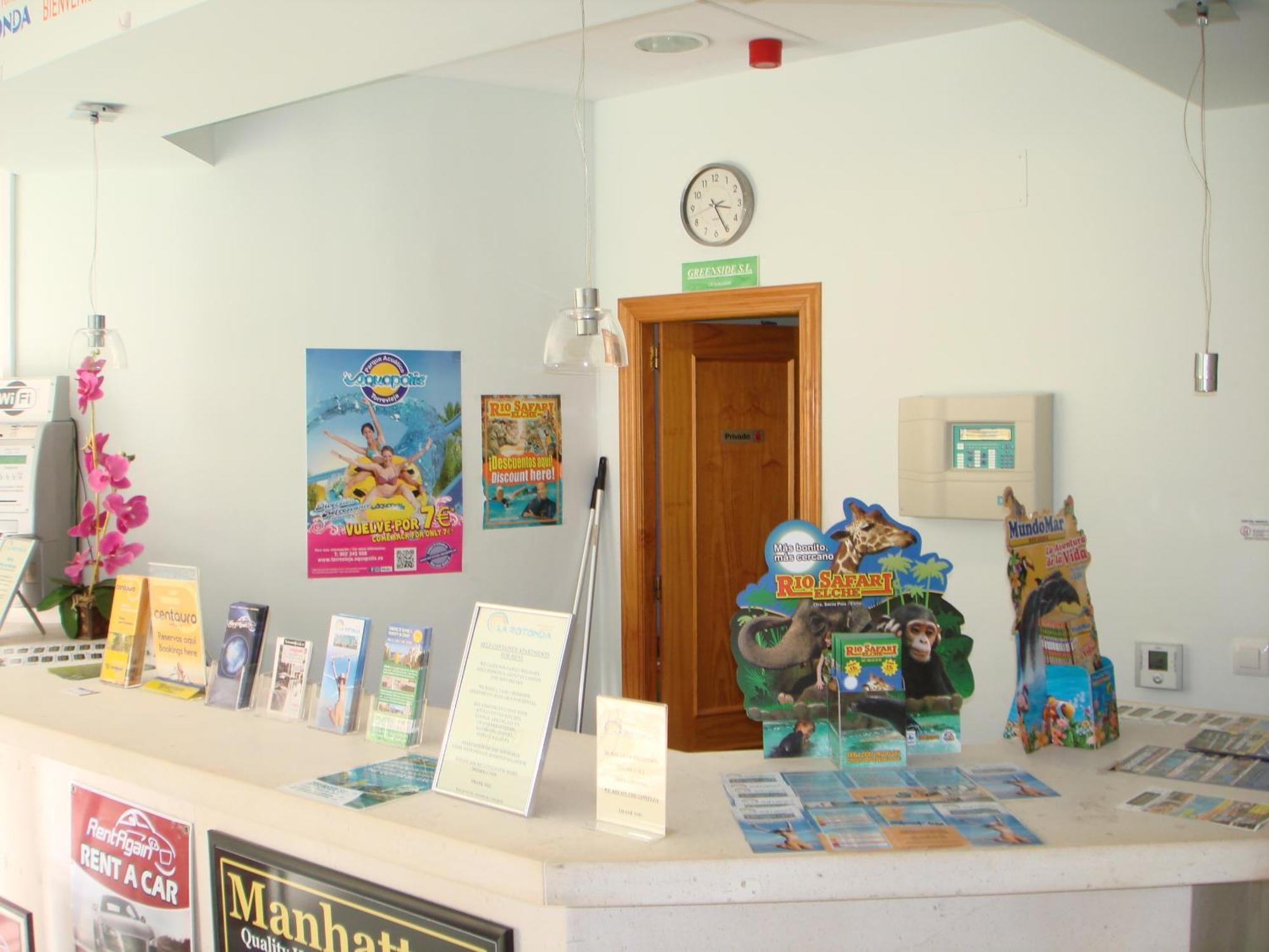 Reception La Rotonda Aparthotel Orihuela Buitenkant foto